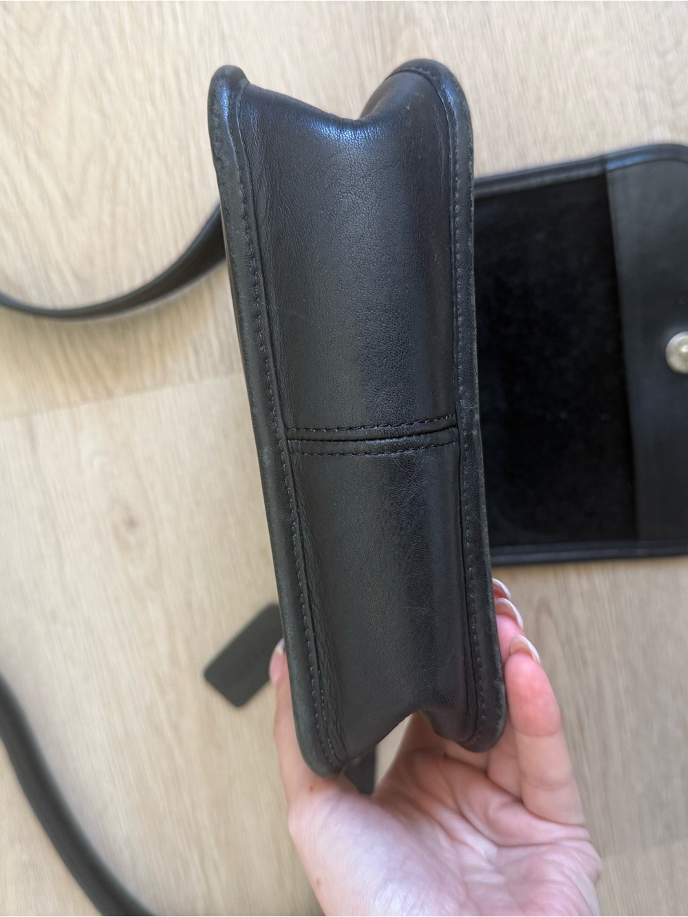 Vintage Coach 9145 Black Leather Crossbody Bag USA NYC Minimalist - Picture 3 of 7